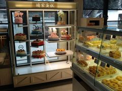 面包甜点陈列柜-武汉大学-桂园餐厅