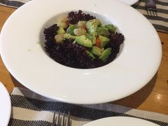 牛油果虾仁沙拉-兰特伯爵西餐厅·啤酒屋(方庄店)