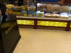 面包甜点陈列柜-老鼎丰(靖宇街总店)