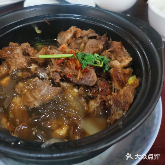 兴临砂锅(世回尧机场路店)