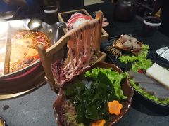 -湊湊火锅·茶憩(杭州湖滨银泰in77店)