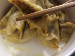 -肥叔锅贴(港澳广场店)