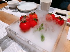 番茄脆菇沙拉-小大董·烤鸭(凤凰汇店)