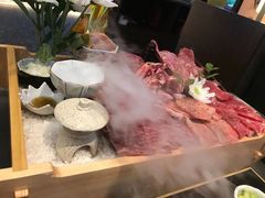 -铭牛烧肉·和牛海鲜自助(高新月牙湖店)