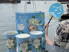 -奈雪的茶(湖滨银泰in77C区PRO店)
