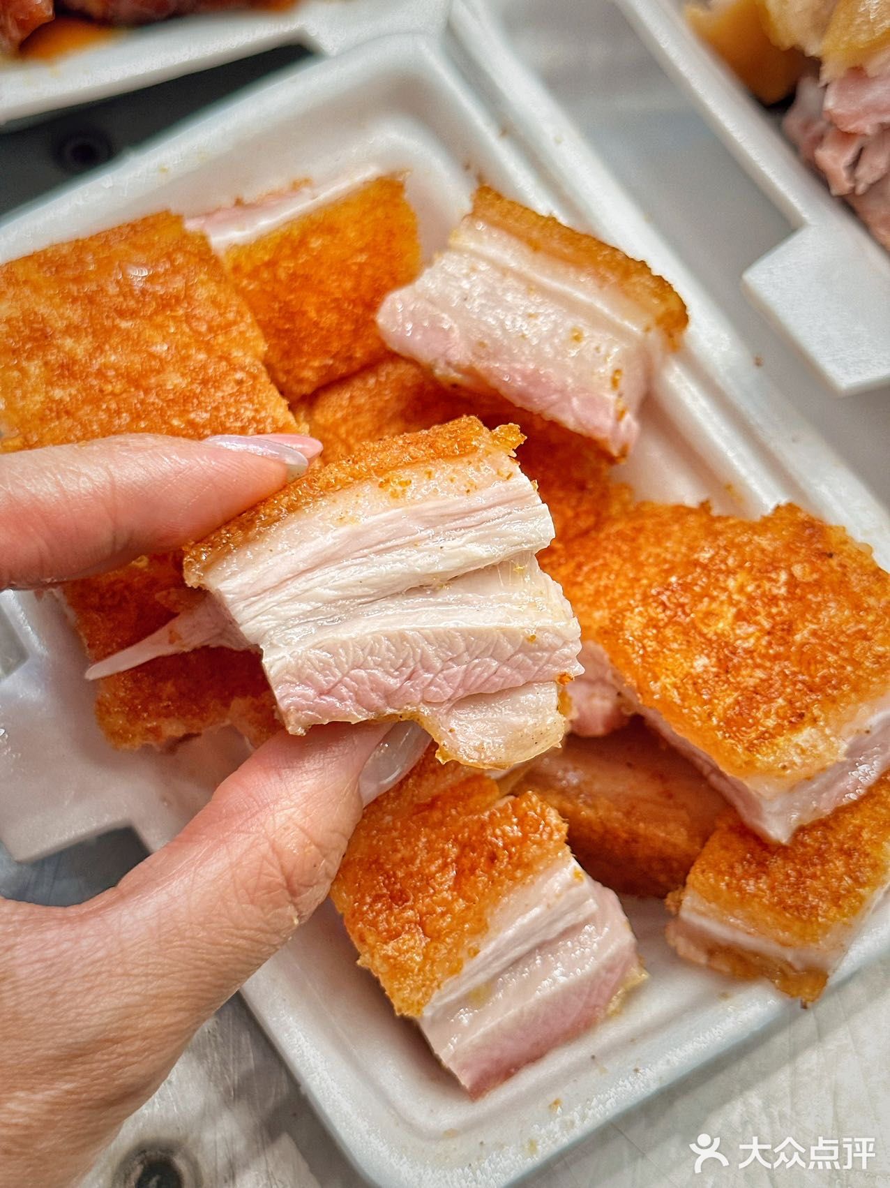 销魂脆皮烧肉｜手撕猪手每日排长龙烧腊店推荐