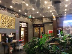 大堂-九花山烤鸭店