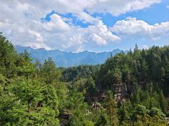-梭布垭石林景区