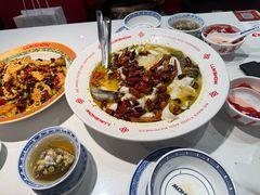 -禄鼎记·排队俩小时都要吃的酸菜鱼(石牌桥店)