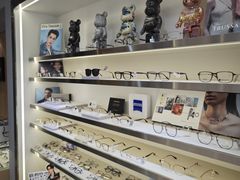 -视野联行眼镜·蔡司·尼康·豪雅·依视路(青浦宝龙店)