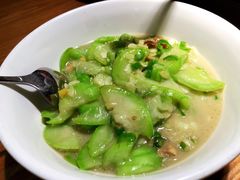 鲜丝瓜焖河蚌-费大厨辣椒炒肉(万家丽一店)