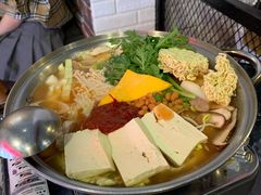 部队火锅-富乐满韩国正宗炸鸡韩国料理(虹泉路店)