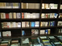 -钟书阁(松江泰晤士小镇店)