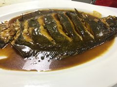 压片鱼-宏源鑫海鲜餐厅·海景婚宴厅(石老人店)