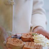 洞穴式纯白咖啡店｜滤镜我要的白是温柔的白