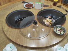 -屯老二农家铁锅炖·行业领军者(梅江店)
