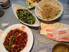 -肥肥虾庄·金牌油焖大虾(杨园滨江时代walk店)