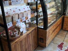 面包甜点陈列柜-BROAD面包路·欧式面包(龙湖时代C馆店)