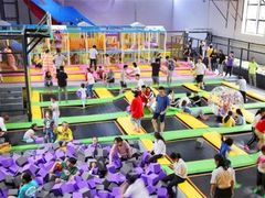 -Tenker Club弹刻极限主题公园 · 蹦床 · 团建 · 生日派对(大关店)