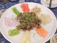 捞起牛肋条-祈胜邨•顺德鱼生•顺德菜(容桂店)