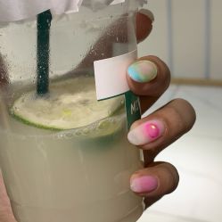 -纤纤玉手美甲美睫美容