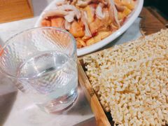 -尚尚仙·酸汤猪手·猪肚鸡火锅(华联万柳购物中心店)