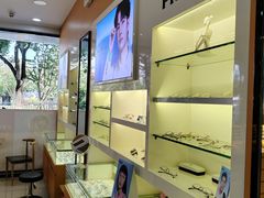 -光明眼镜·蔡司授权(徐泾店)