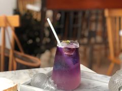 魔法药剂师蝶豆花气泡汁-The Rug Cafe(王府中环店)