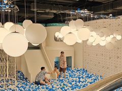 -涨巢·潮玩水疗局