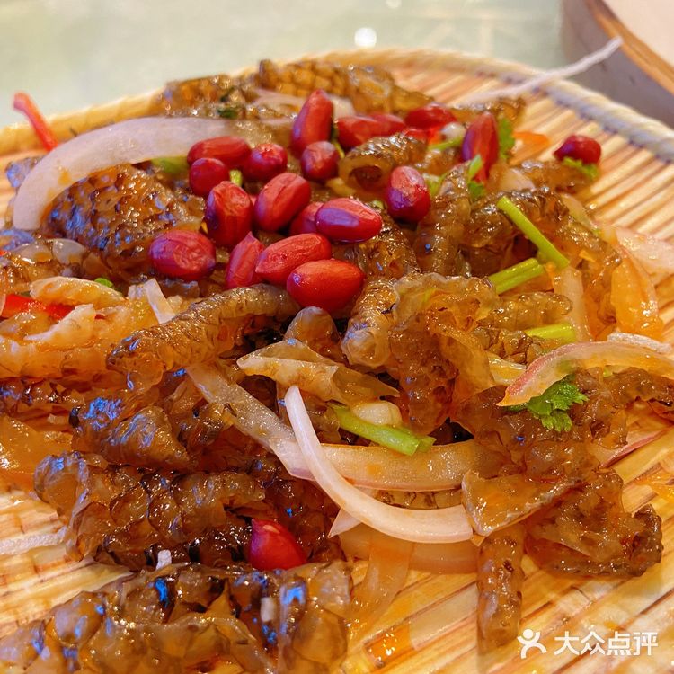 「蚬肉生菜包」一生推，这个好喜欢，舀两勺放生菜叶上