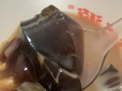 -八婆婆烧仙草(中山路店)