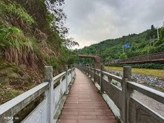 -梅岭月亮湾山体公园