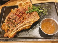 澳洲重磅厚切带骨牛排-摩欧客意式餐厅(高新活力汇店)