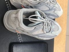 -爱革·洗衣改衣·洗鞋修鞋·洗包修包·奢侈品护理(宝地广场店)