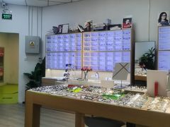 -天空之镜眼镜店蔡司依视路配镜授权零售店(望京颐堤港店)
