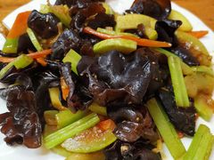 -桔子海鲜烧烤大排档(台东店)