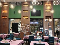 -香巴拉云南餐厅(华莱坞店)