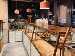 面包甜点陈列柜-Dough&Joe团憩(瑞虹天地月亮湾店)