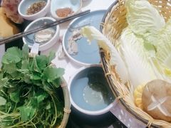 -鲜念蒸汽石锅鱼(红山6979店)