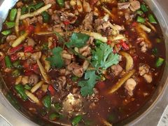 -兔行天下-鸿鹤鲜锅兔(中海国际店)