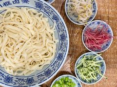 老北京炸酱面-门框胡同百年卤煮(新街口店)