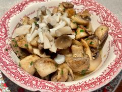 香炒蘑菇新鲜意大利芹-弗兰克牛排西餐厅Ribone steak house(柠檬花园店)