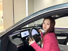 -小鹏汽车体验中心(苏州龙湖狮山天街店)