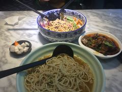 -轻捞慢起面馆(新世界百货店)