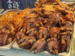 -老鼎万春卤菜(五代传承创始老店)