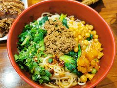 -爆炸头阿姨小四川正宗川味小吃(无任何分店)
