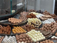 -Laderach 莱德拉(上海环贸iapm店)