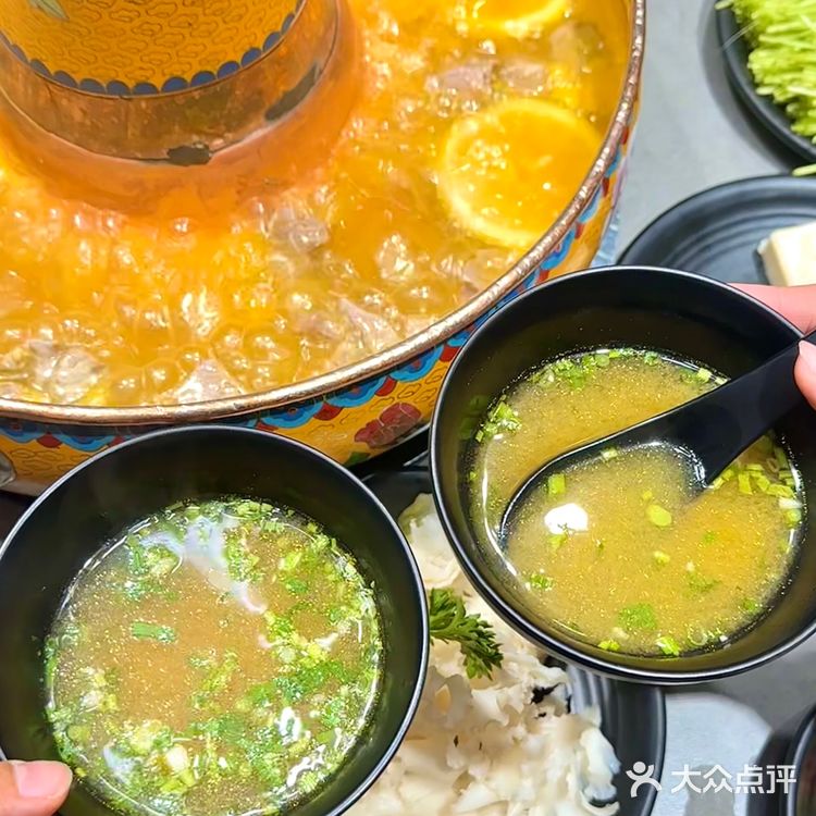 来新疆怎么能不吃沙棘火锅呢！！就在乌鲁木齐