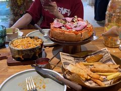 -Dragon Pizza•圆脸龙披萨·牛排餐厅