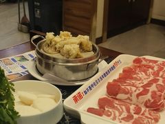 -楼外楼大刀肉传统火锅居(繁荣路店)